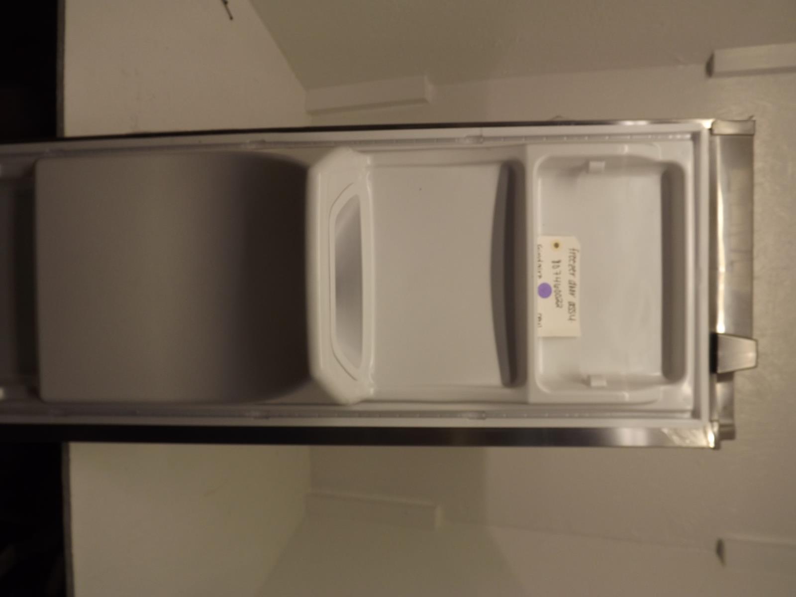 Frigidaire Refrigerator 807460022 Freezer Door Assembly New Frigidaire Refrigerator 807460022 Freezer Door Assembly New